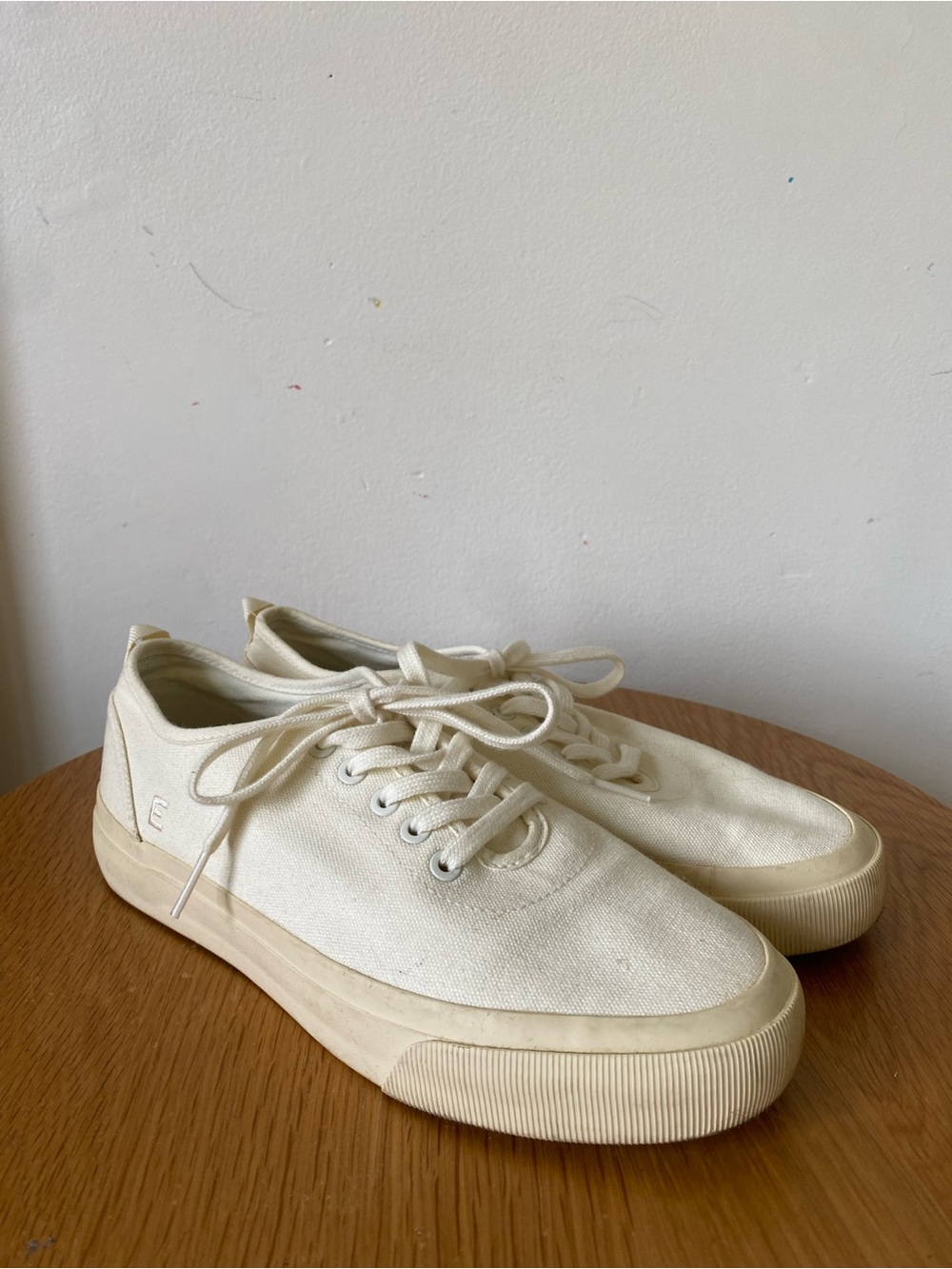 Everlane Women’s Canvas Low-Top Sneakers in Cream